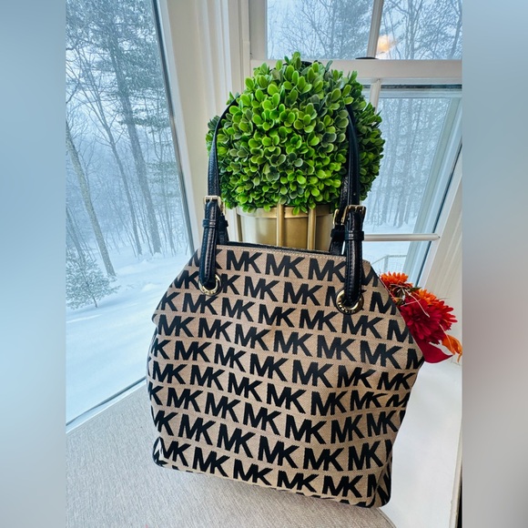 Michael Kors Signature Black and Tan Tote - Picture 2 of 10